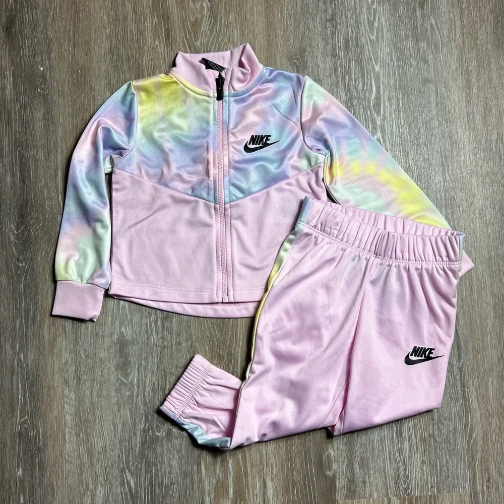 Girls 2T Lot of Clothes